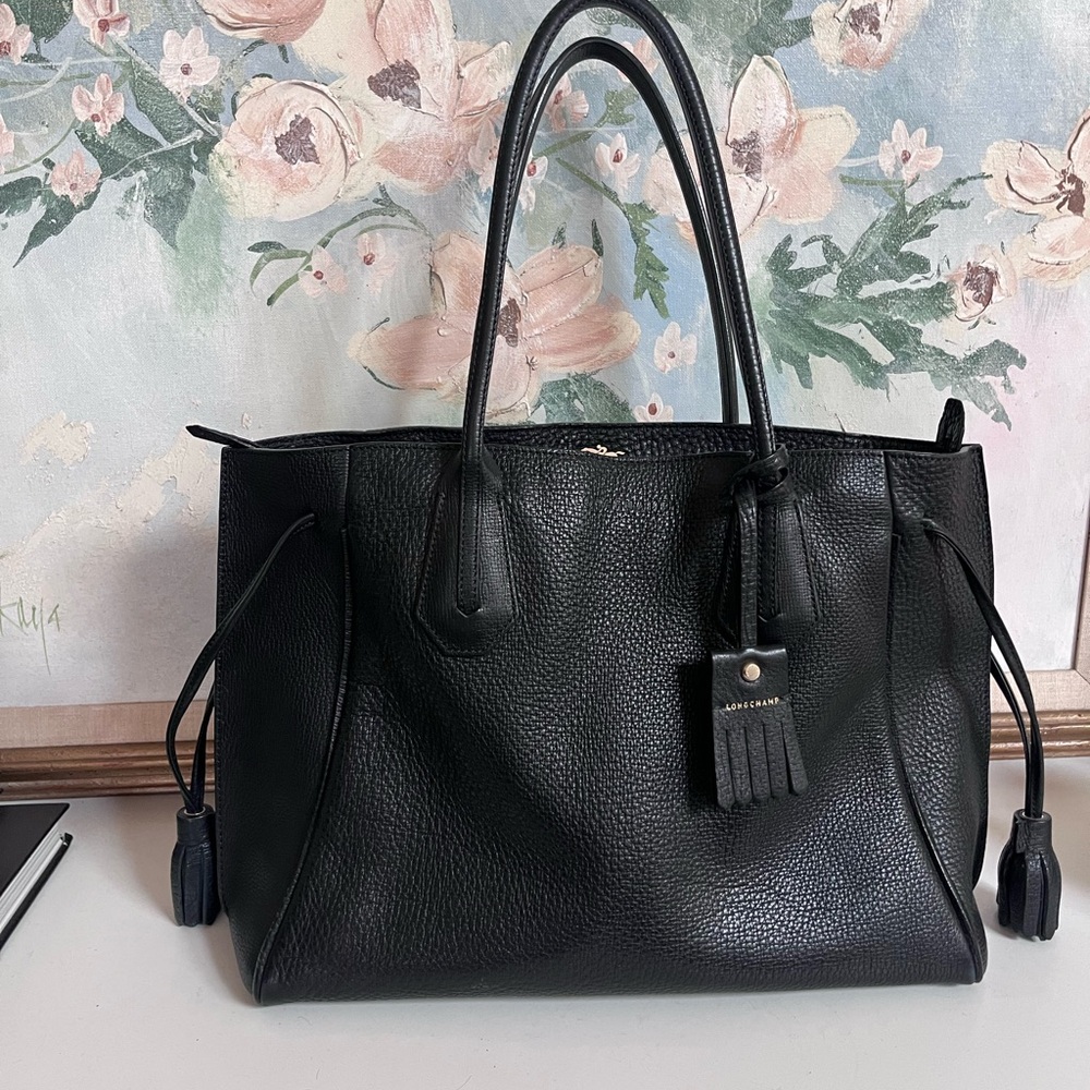 Like-new Longchamp Penelope Black Leather Bag Tote